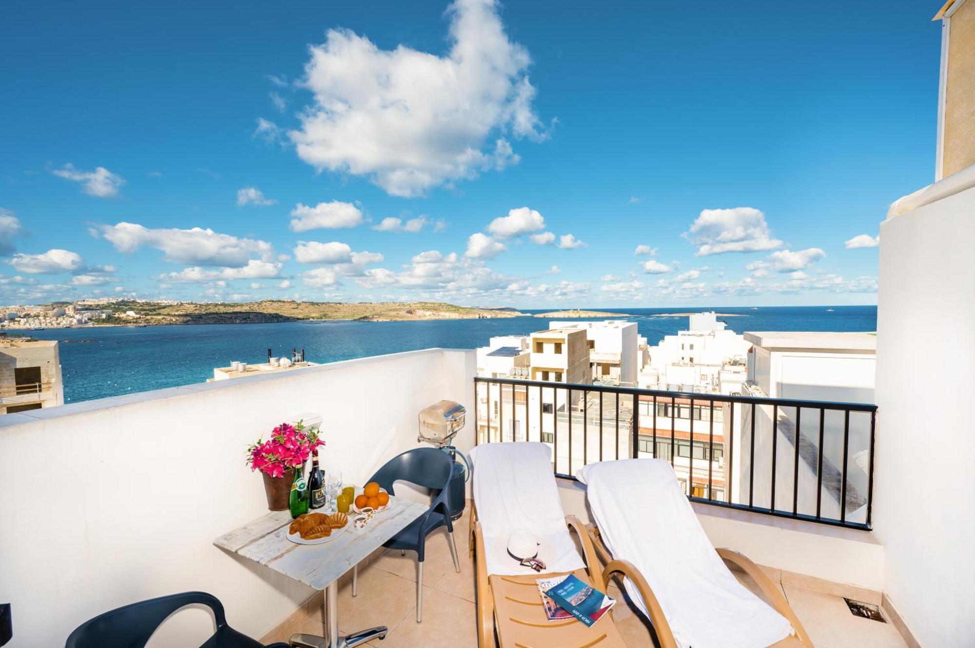 Penthouse With Seaview Terrace Διαμέρισμα Σεντ Πόλς Μπέι Εξωτερικό φωτογραφία